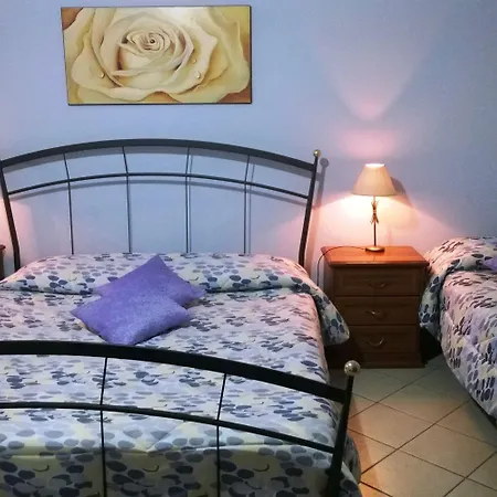 Girosa Bed and Breakfast 2*