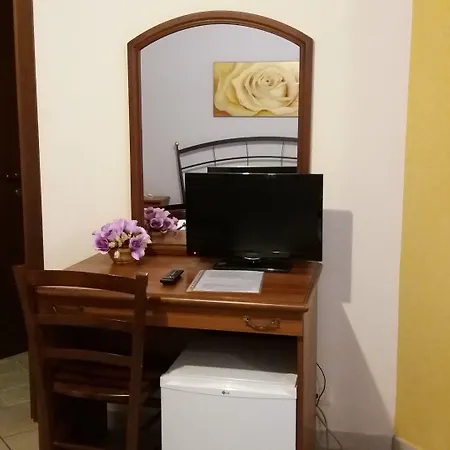 Girosa לינה וארוחת בוקר קלטג'ירונה