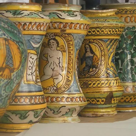 לינה וארוחת בוקר Girosa 2*