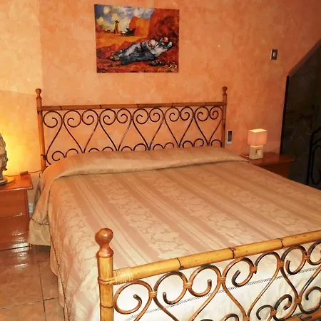 Girosa Bed & Breakfast 2*